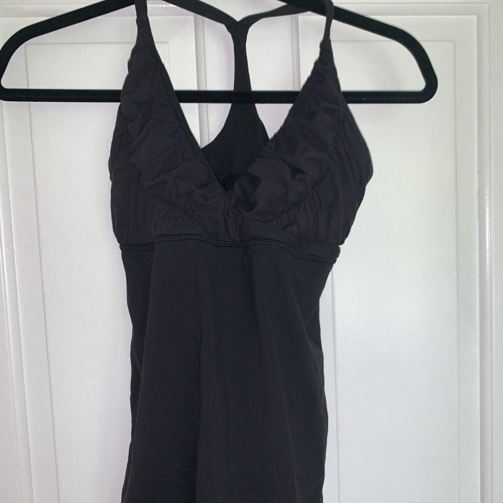 Black tank top lululemon with texture on front